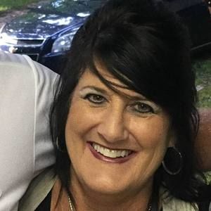 Meet your Posher, Waynette